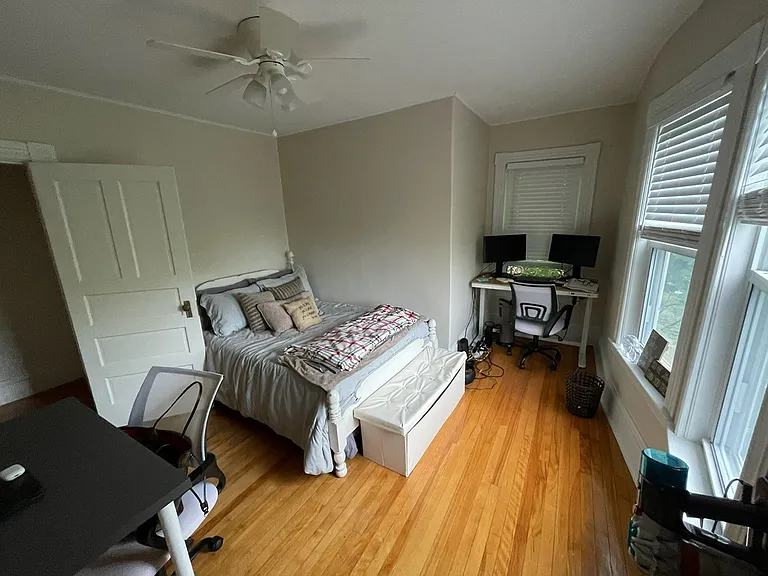 19 Circuit Ave E #2 — Photo 7