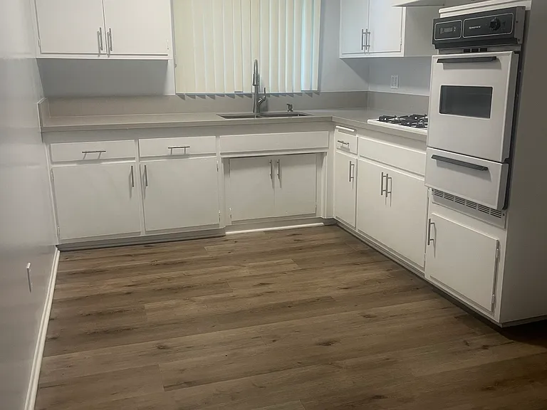 1124 N Columbus Ave — Photo 1