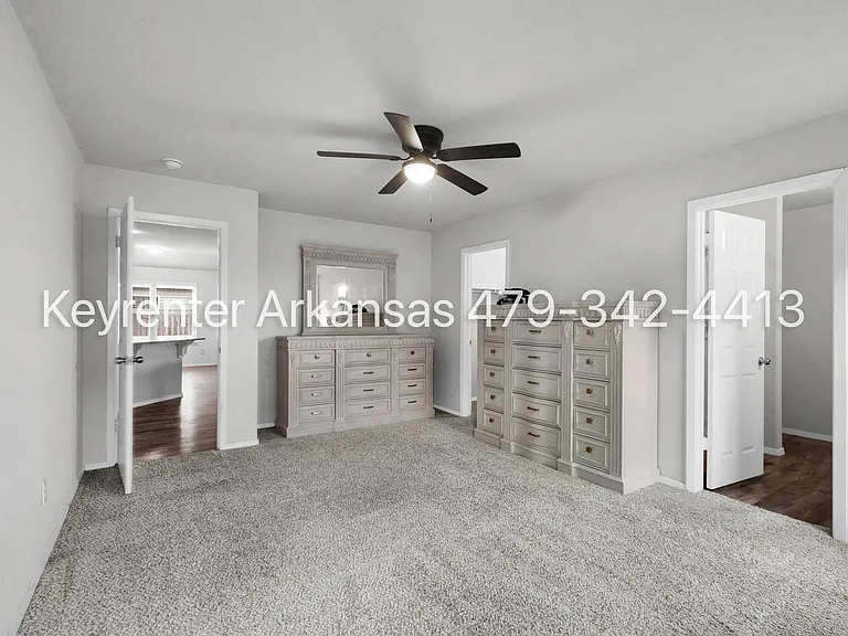 1600 Edinburgh Dr — Photo 13