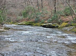 Woodfield Ln, Hillsville, VA 24343