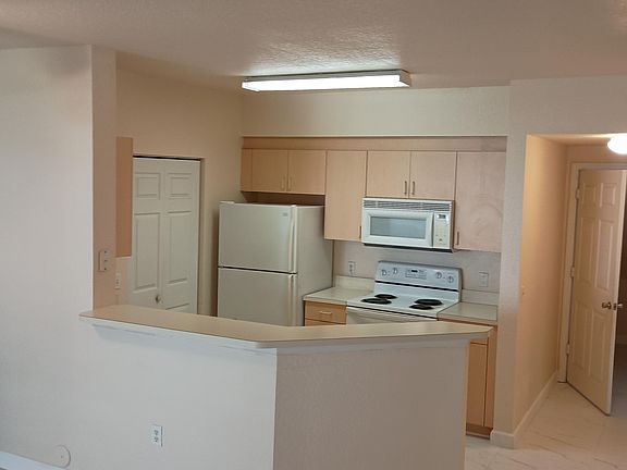 2nd image of 709 Belmont Lane #709
