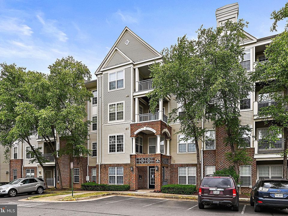 1st image of 3021 Nicosh Cir Unit 1201