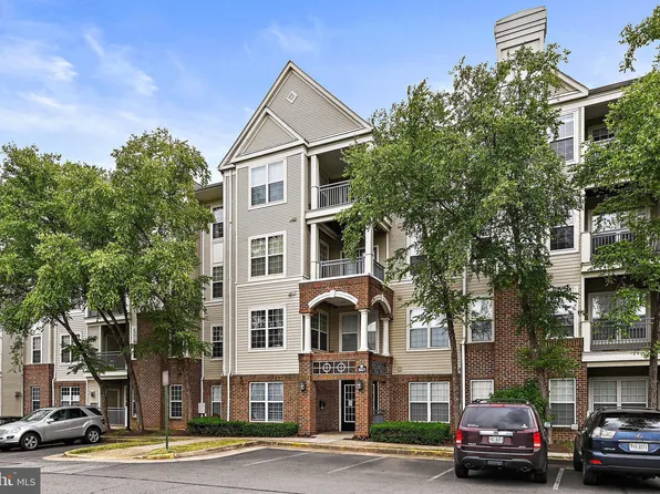 3021 Nicosh Cir Unit 1201, Falls Church, VA 22042