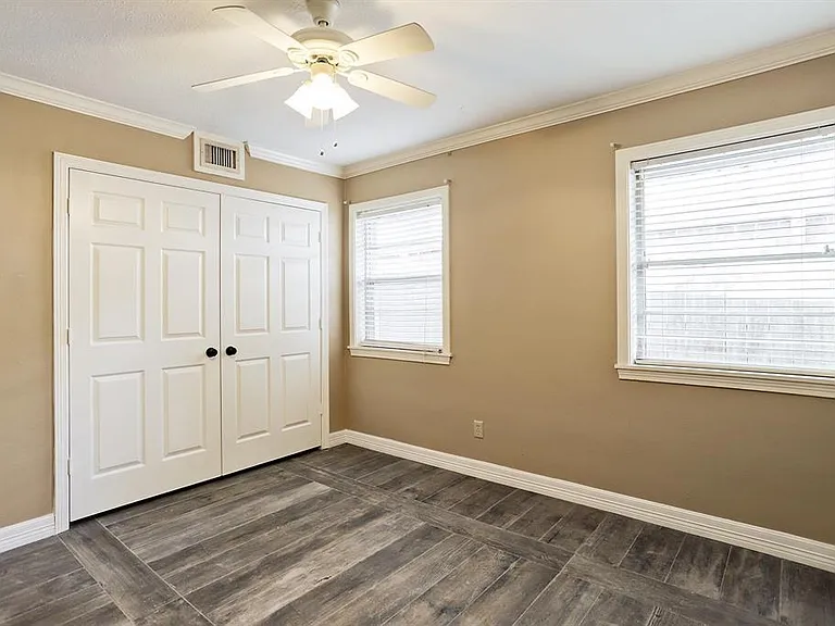 3750 Drummond St — Photo 12
