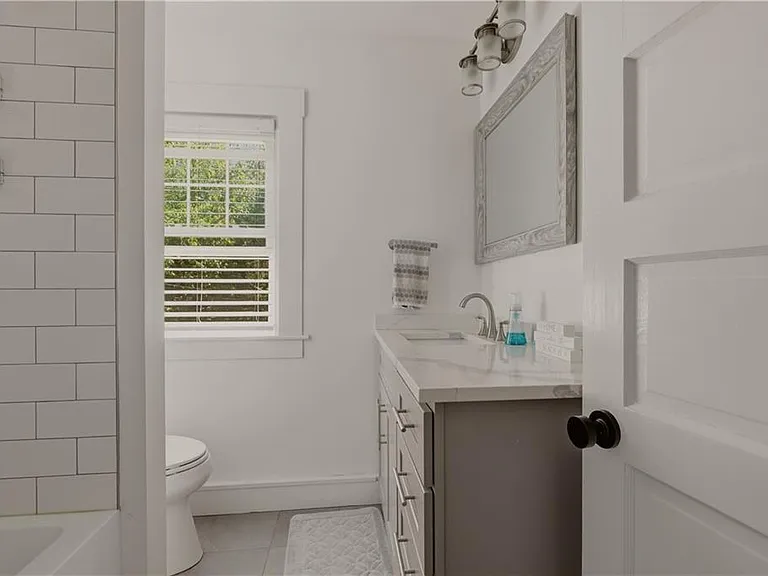 21 Pell St — Photo 24