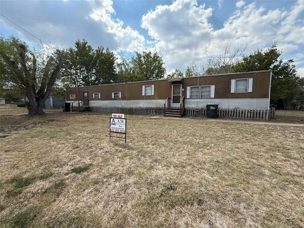 506 S Colorado St, Flatonia, TX 78941