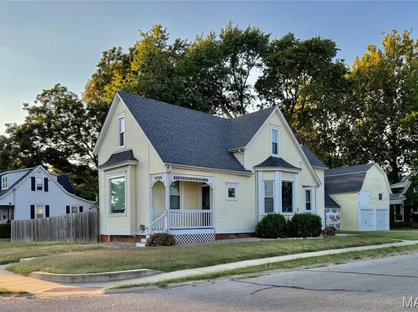 3 W Patterson St, Mascoutah, IL 62258