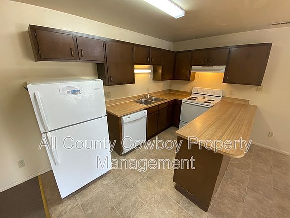 3rd image of 1314 Gibbon St APT E13
