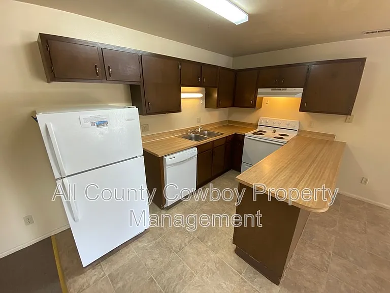 1314 Gibbon St #E13 — Photo 3