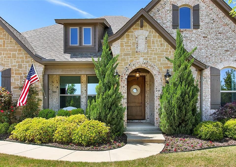 1st image of 3233 Club View Dr