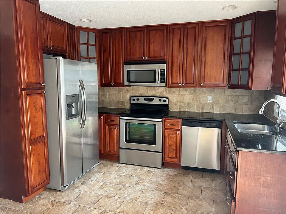 2nd image of 1205 E Fredrickson Dr