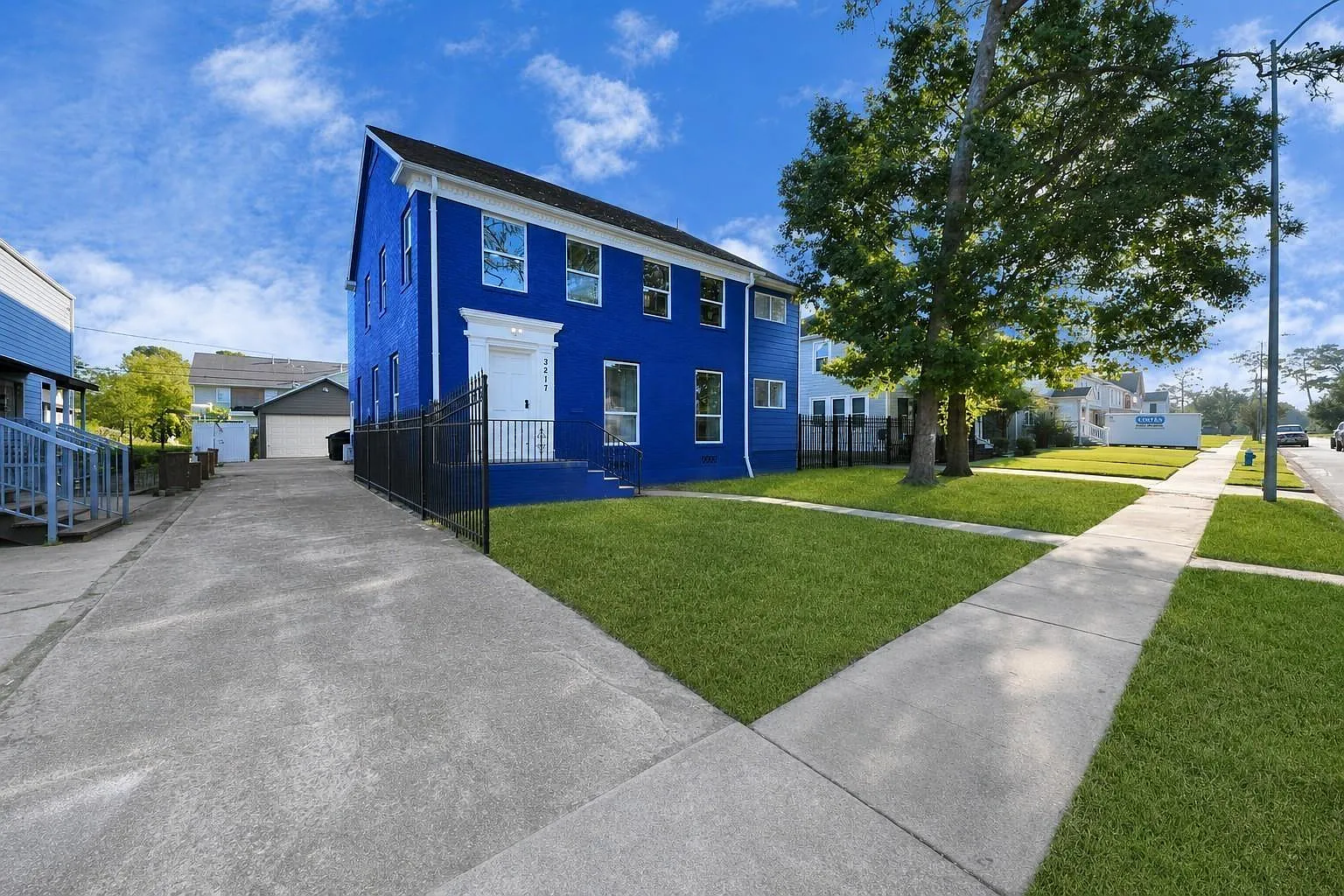 9 bed, 9.5 bath, 5798 sqft, $6,500 — Photo 1