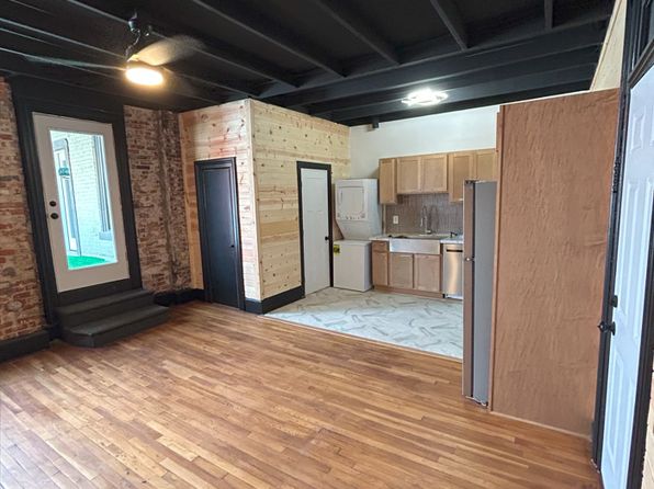 127 1/2 S Main St #2