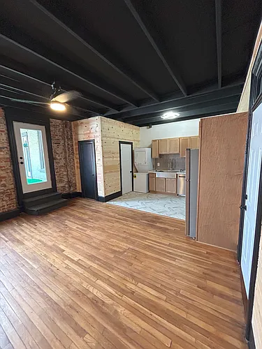 127 1/2 S Main St #2 Photo 1