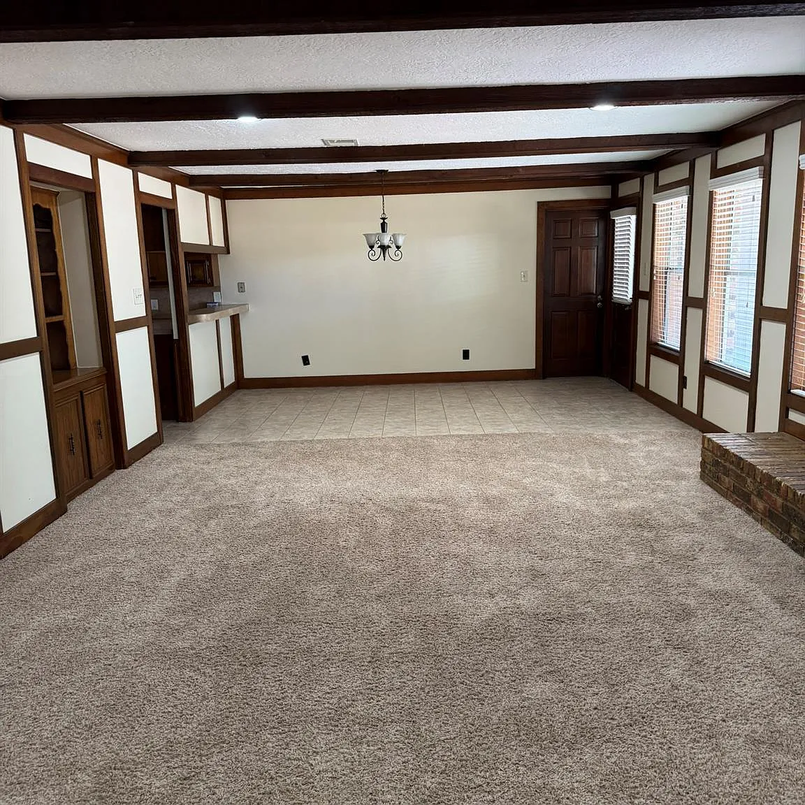3 bed, 2.5 bath, 2192 sqft, $2,195 — Photo 4