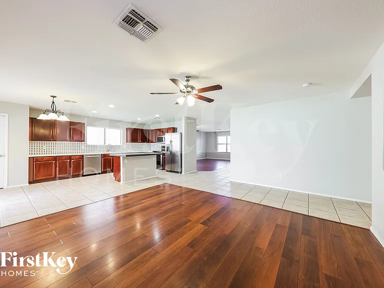 15797 W Caribbean Ln — Photo 3