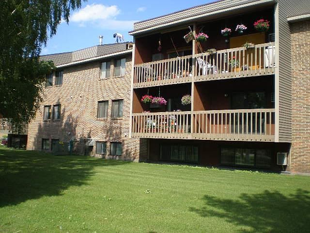1st image of 921 32nd Ave S APT 2B