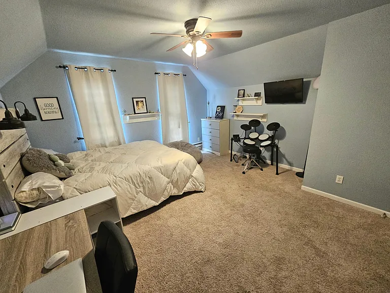730 Maple St — Photo 25