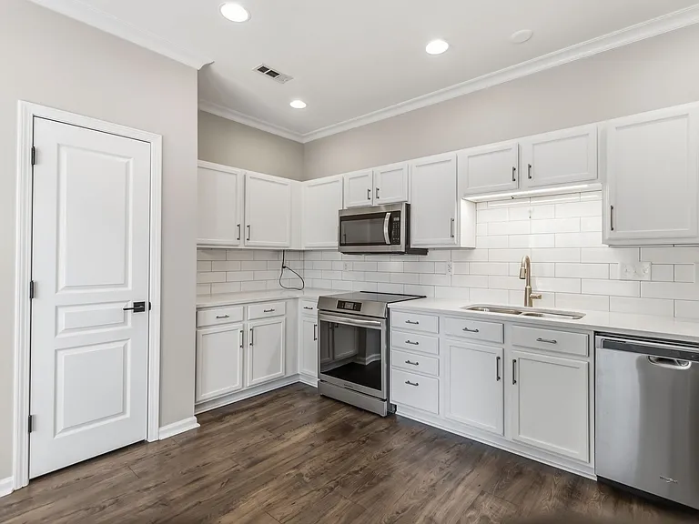 8710 Arrowhead Place Ln — Photo 17