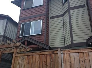 563 Halladay St, Seattle, WA 98109