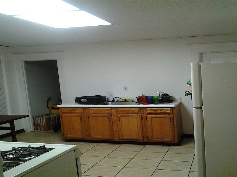 2nd image of 1133 Van Velsen St