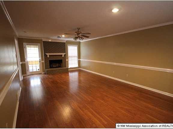 4th image of 2046 Brackenbury Ln