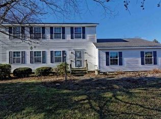 56 Macintosh St, Ravena, NY 12143