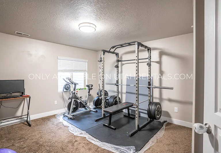 198 E Segovia Ln — Photo 22