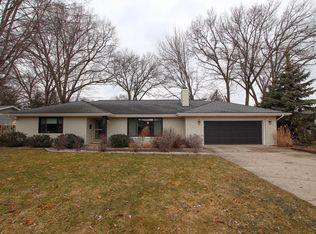 734 Ruddiman Dr, Muskegon, MI 49445