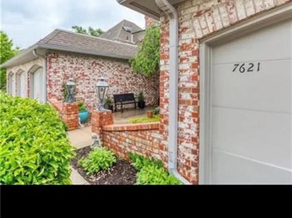 7621 W 102nd St, Overland Park, KS 66212
