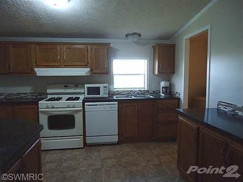 4th image of 24230 Cedar St