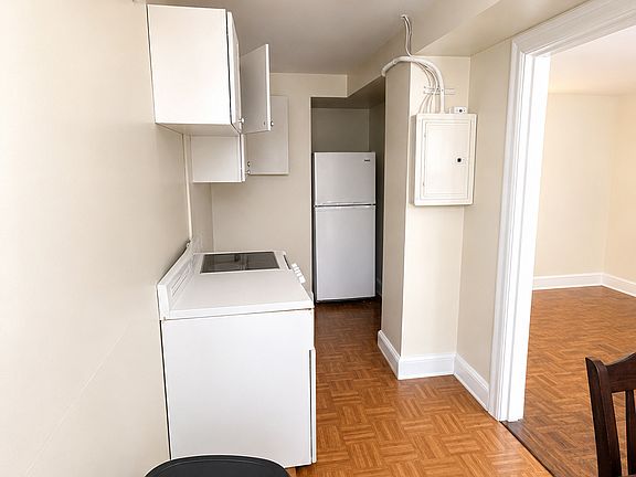 4th image of 36 Highland Ave APT A