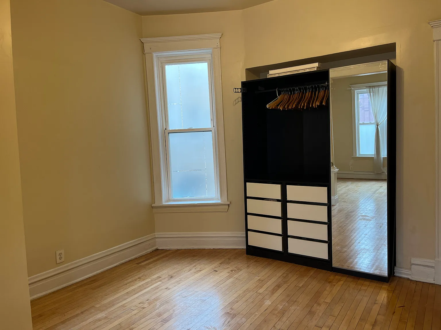 1 bed, $1,575 — Photo 3