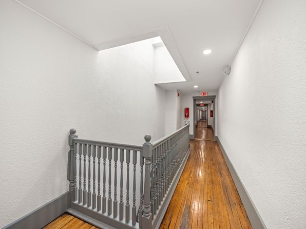 667 W Alexandrine St #203