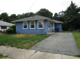 38 Parisian Dr, Toms River, NJ 08753