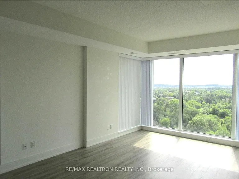 9608 Yonge St #1506 — Photo 2