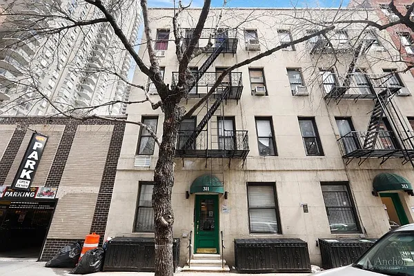 Rented by Anchor Associates | media 23