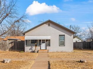 620 S 11th St, Slaton, TX 79364