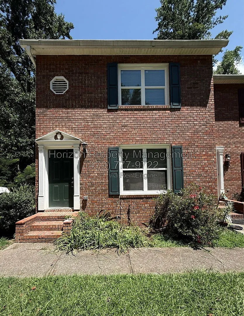 2 bed, 1.5 bath, 1014 sqft, $1,495 — Photo 1