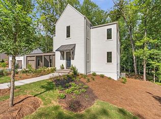 135 Cedarwood Ln, Roswell, GA 30075