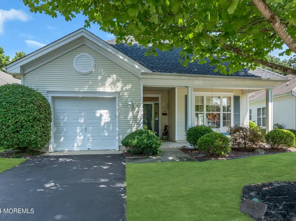 101 Golden Seasons Drive, Lakewood, NJ 08701