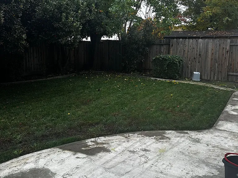 340 Lyman Cir — Photo 5