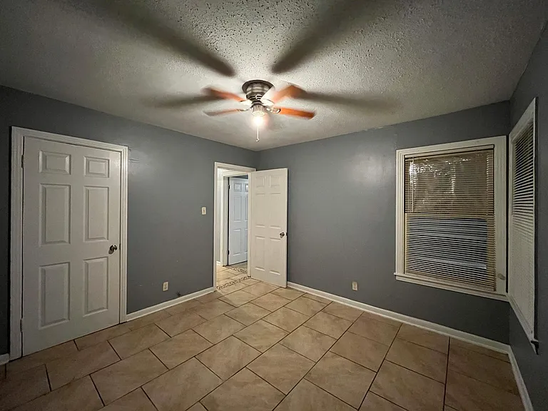 4213 Lowman St — Photo 12