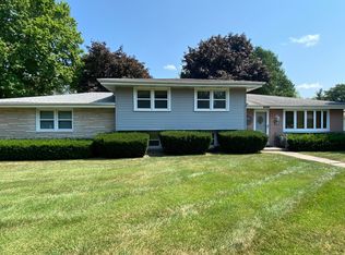 9507 Cleveland St, Crown Point, IN 46307