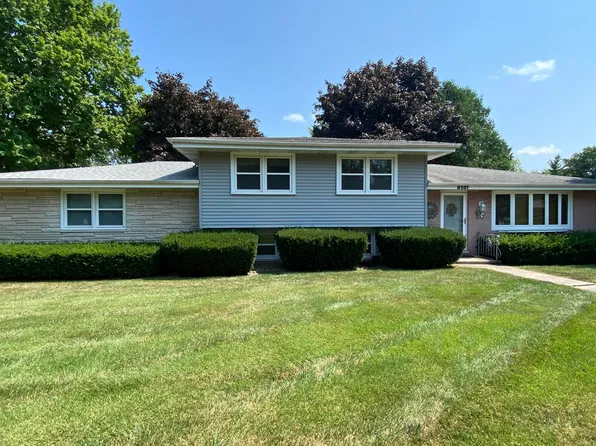 9507 Cleveland St, Crown Point, IN 46307