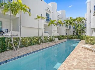 1101 101st St #12, Miami Beach, FL 33154