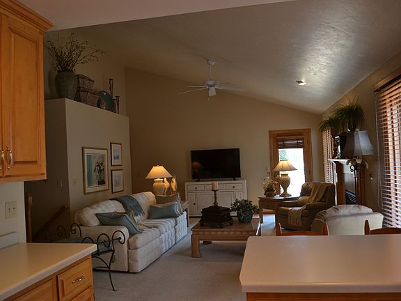 5th image of 516 S Langlade Ct