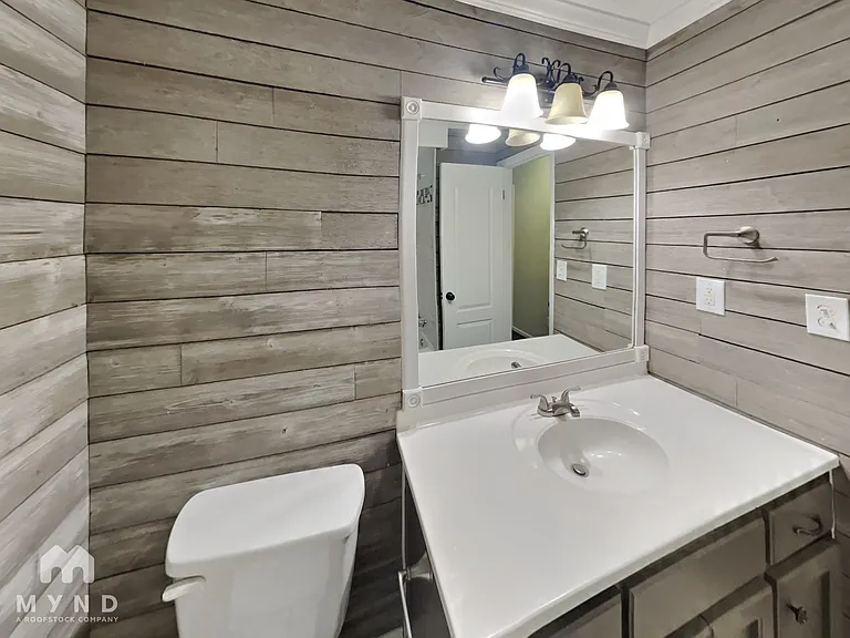 95 Academy St — Photo 15