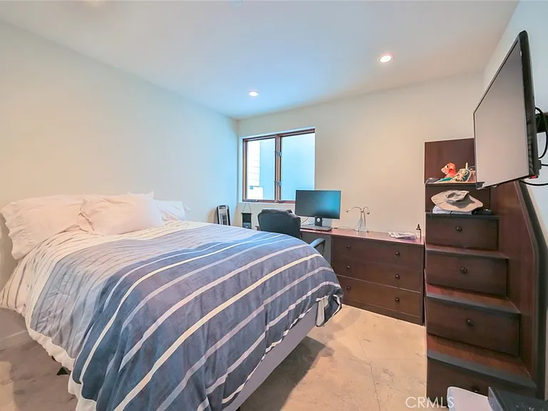 104 Manhattan Ave — Photo 25