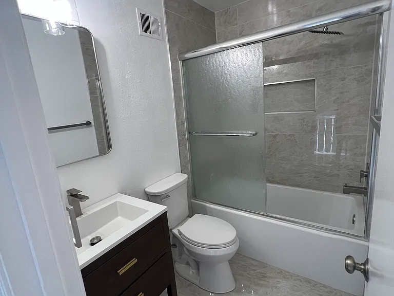 Lester Lee Ct — Photo 6